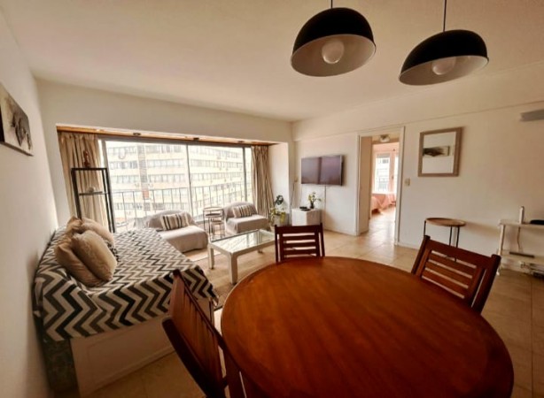 Playa Brava , apartamento de dos dormitorios a metros del mar