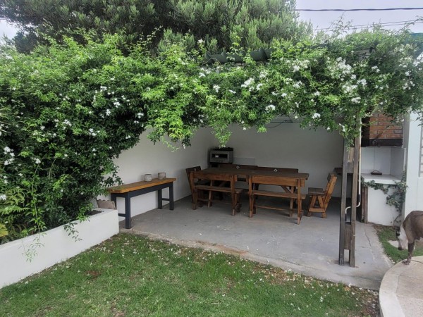 BALNEARIO BUENOS AIRES, 3 dormitorios con piscina y apartamento visitas