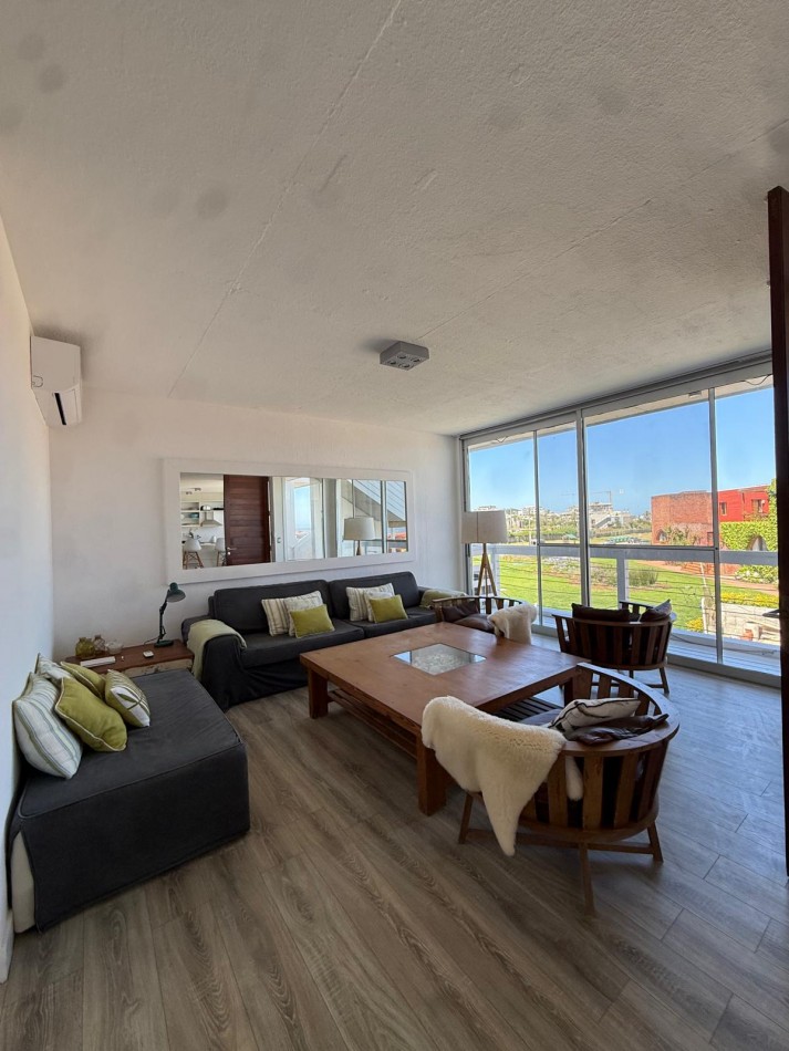 MANANTIALES.  Penthouse 3 dormitorios con amplia terraza vista al mar