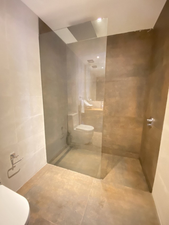 MANANTIALES. 4 suites y piscina