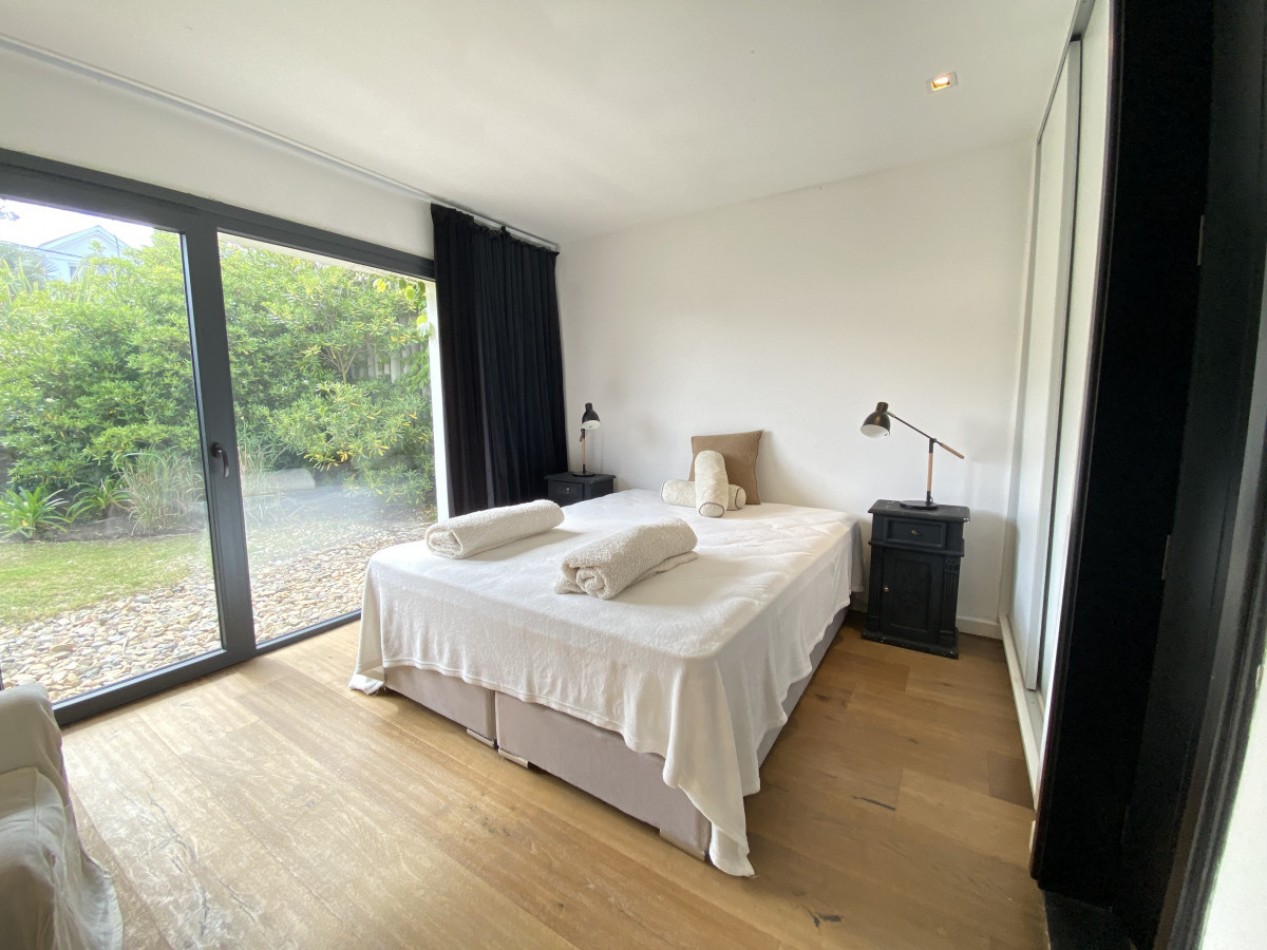 MANANTIALES. 4 suites y piscina
