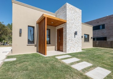 LAGUNA DEL DIARIO. CASA A ESTRENAR DE 3 DORMITORIOS