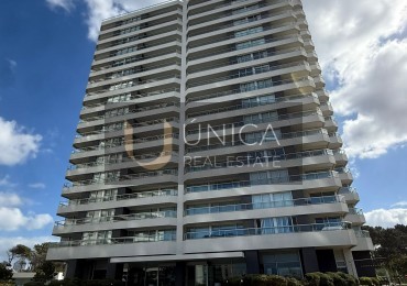 Penthouse 3 suites y servicios. Brava Parada 10