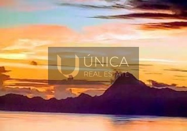 Villa de lujo en la Polinesia Francesa.  Canje Punta del Este